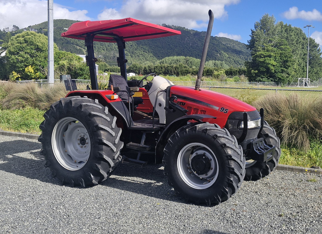Case JXU95 ROPS Tractor